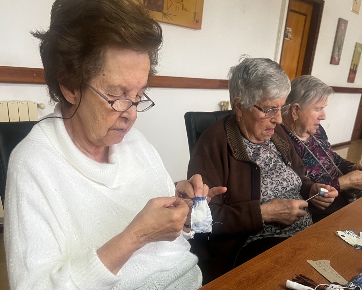 Trabalhos Manuais para Oferta aos Oradores das Jornadas da CPCJ